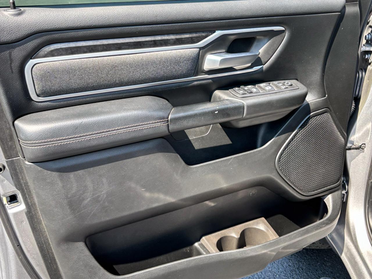 RAM 1500 Big Horn Crew Cab 4WD 2020