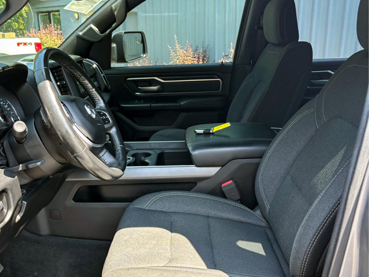 RAM 1500 Big Horn Crew Cab 4WD 2020
