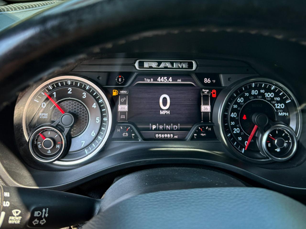 RAM 1500 Big Horn Crew Cab 4WD 2020