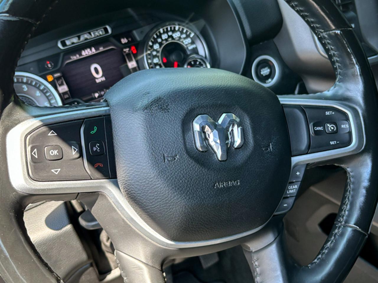 RAM 1500 Big Horn Crew Cab 4WD 2020