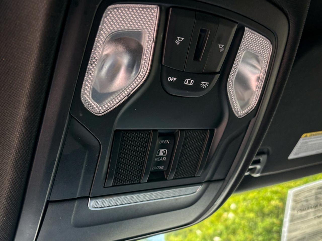 RAM 1500 Big Horn Crew Cab 4WD 2020