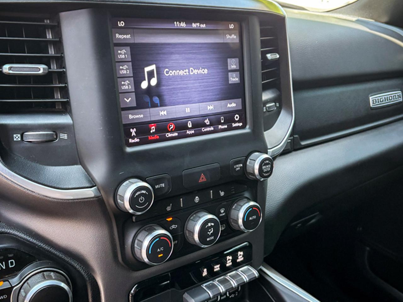RAM 1500 Big Horn Crew Cab 4WD 2020