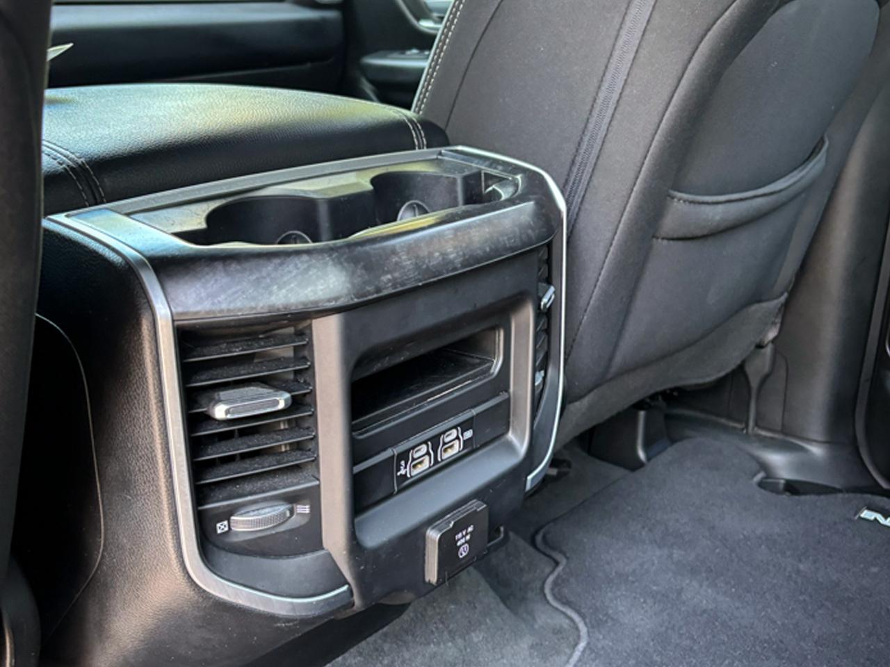RAM 1500 Big Horn Crew Cab 4WD 2020