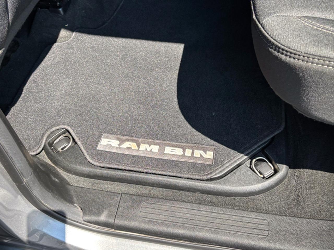 RAM 1500 Big Horn Crew Cab 4WD 2020