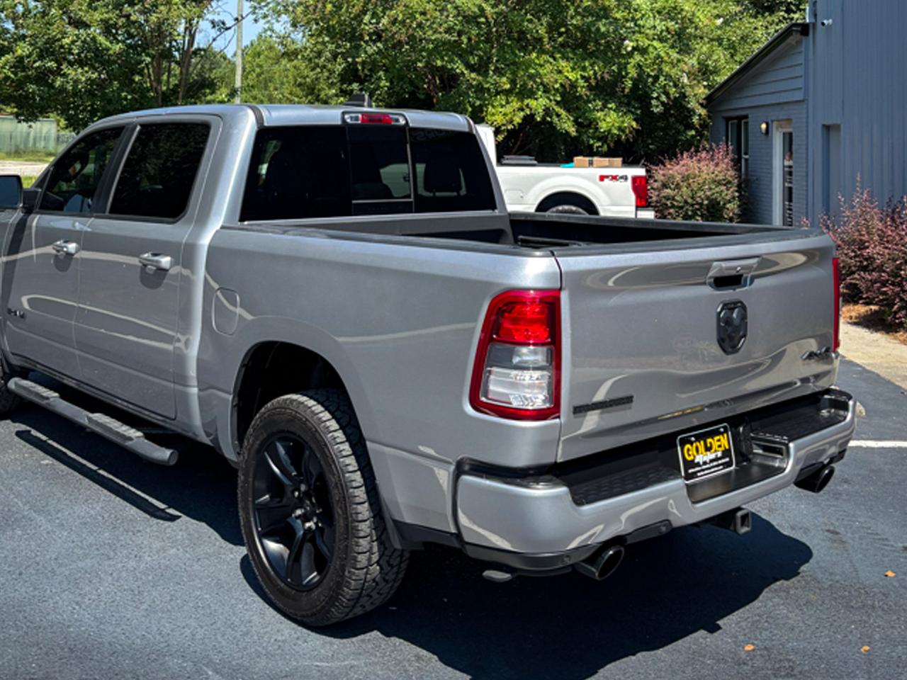 RAM 1500 Big Horn Crew Cab 4WD 2020
