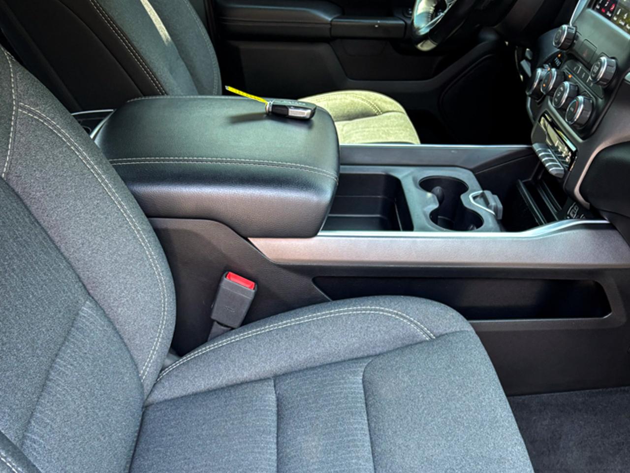RAM 1500 Big Horn Crew Cab 4WD 2020