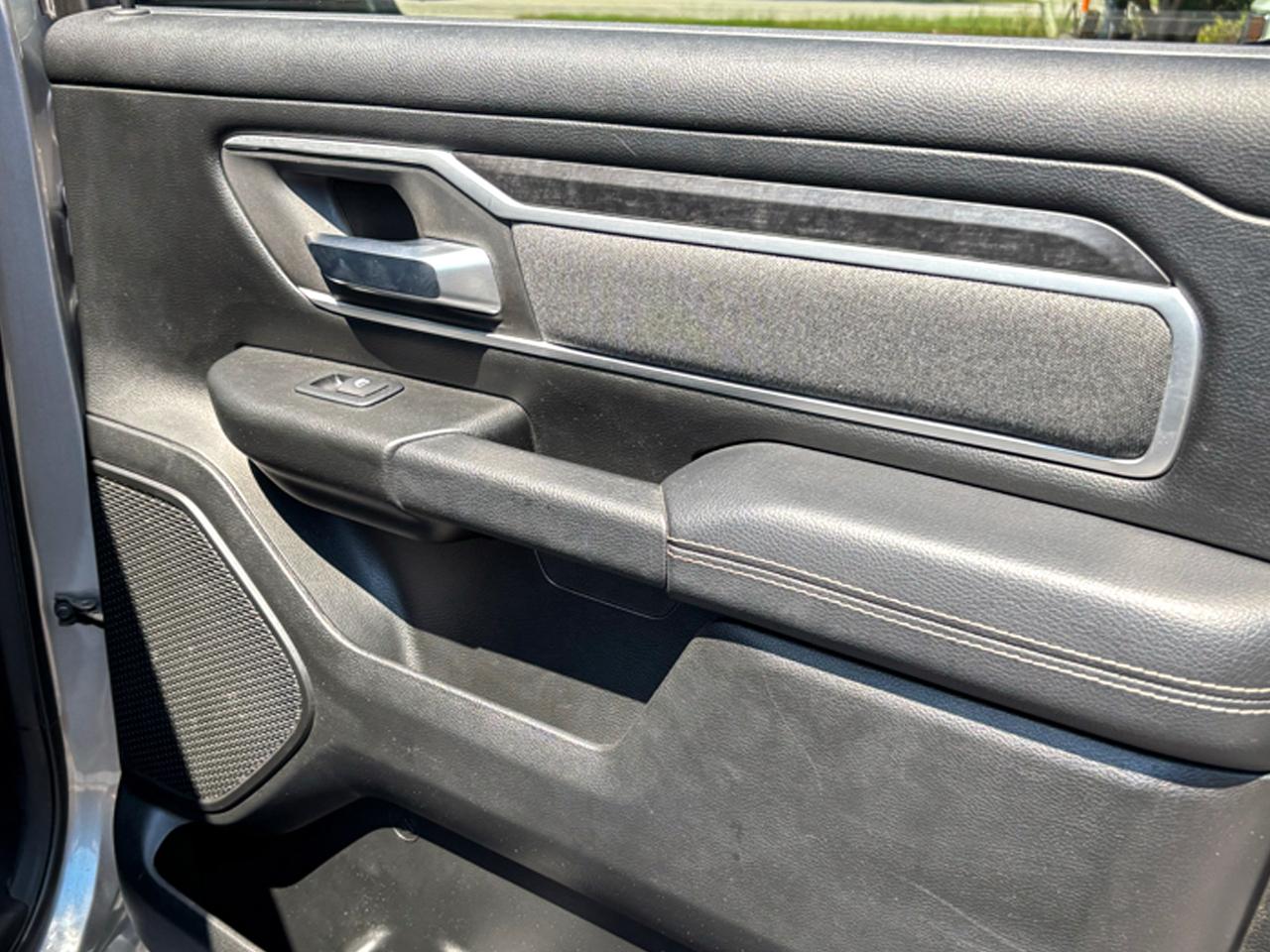 RAM 1500 Big Horn Crew Cab 4WD 2020