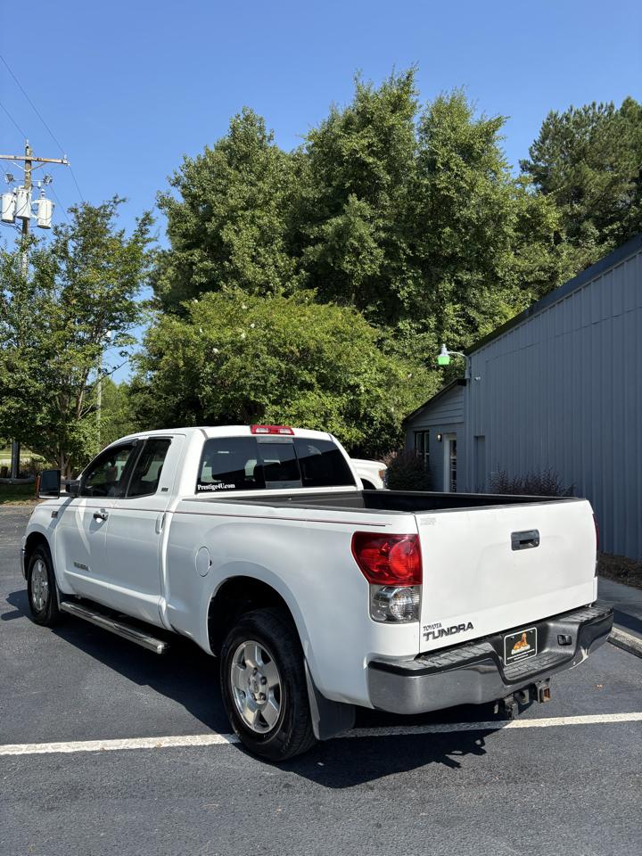 Toyota Tundra 2WD Double 145.7" 5.7L V8 SR5 (Natl 2007