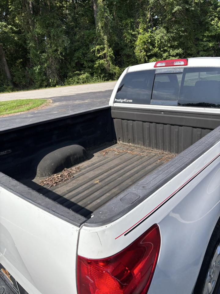 Toyota Tundra 2WD Double 145.7" 5.7L V8 SR5 (Natl 2007