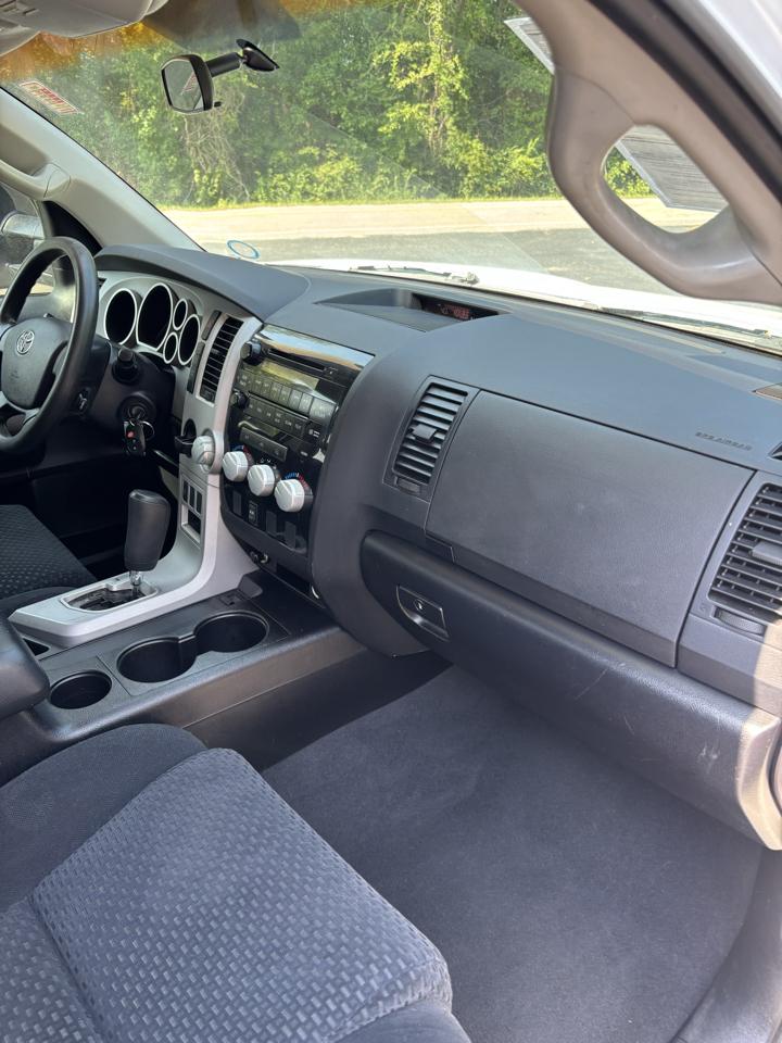 Toyota Tundra 2WD Double 145.7" 5.7L V8 SR5 (Natl 2007
