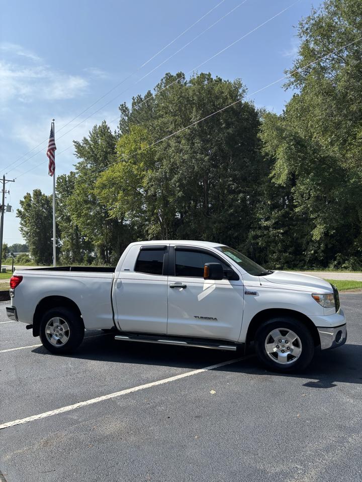Toyota Tundra 2WD Double 145.7" 5.7L V8 SR5 (Natl 2007