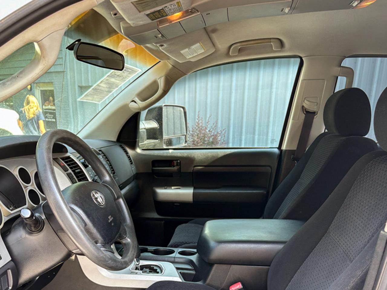 Toyota Tundra 2WD Double 145.7" 5.7L V8 SR5 (Natl 2007
