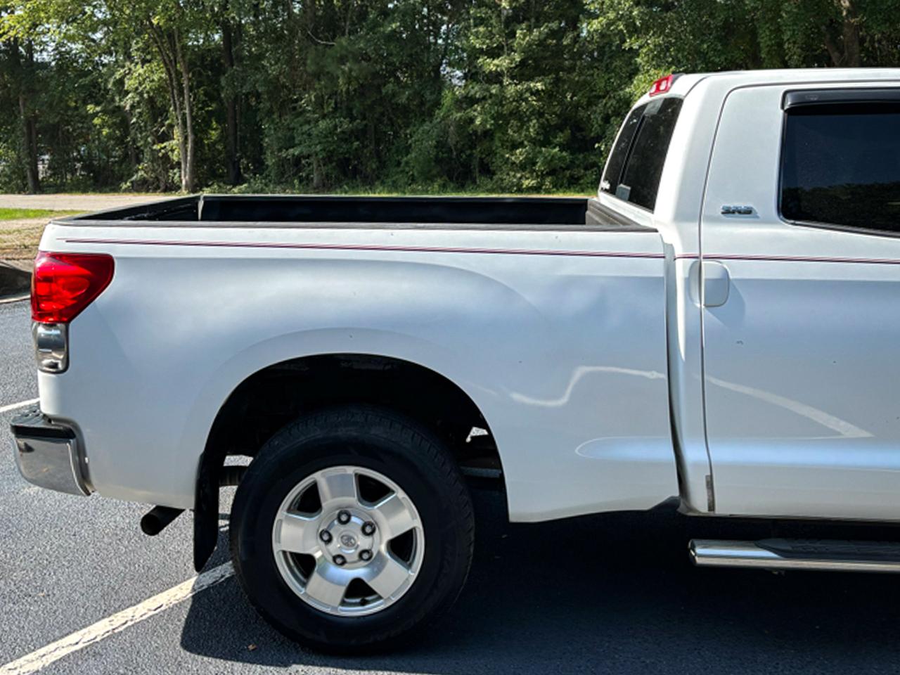 Toyota Tundra 2WD Double 145.7" 5.7L V8 SR5 (Natl 2007