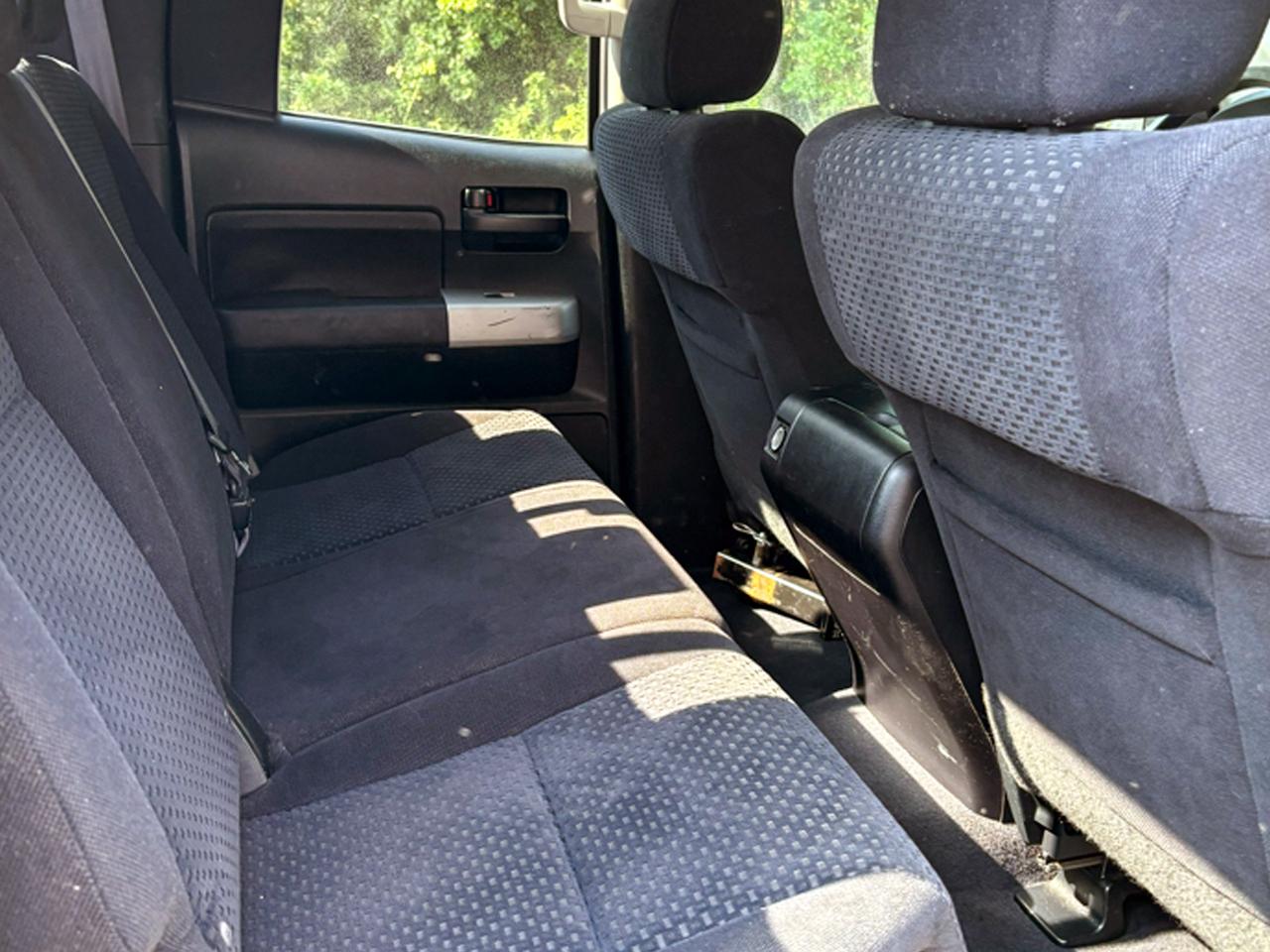 Toyota Tundra 2WD Double 145.7" 5.7L V8 SR5 (Natl 2007