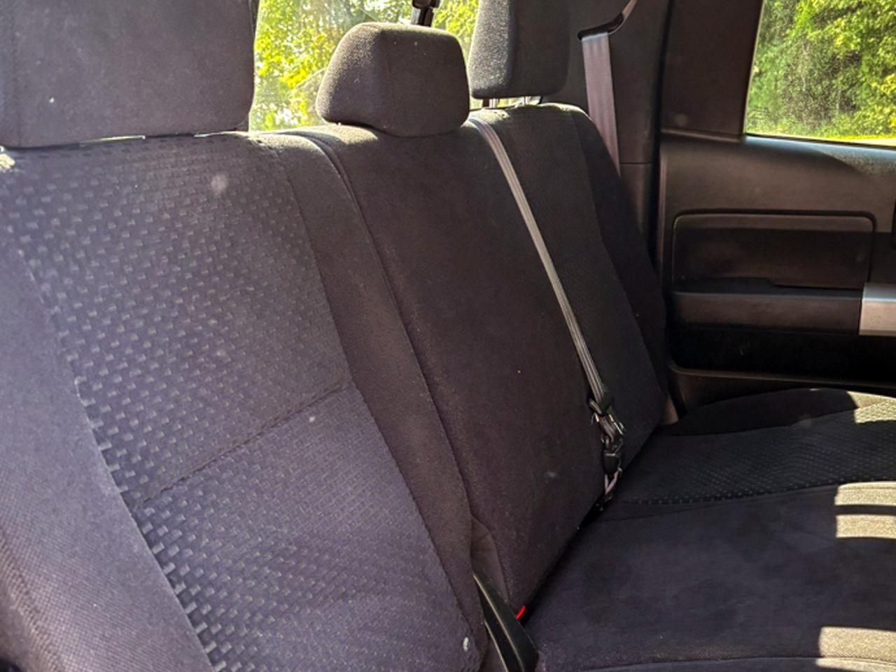 Toyota Tundra 2WD Double 145.7" 5.7L V8 SR5 (Natl 2007