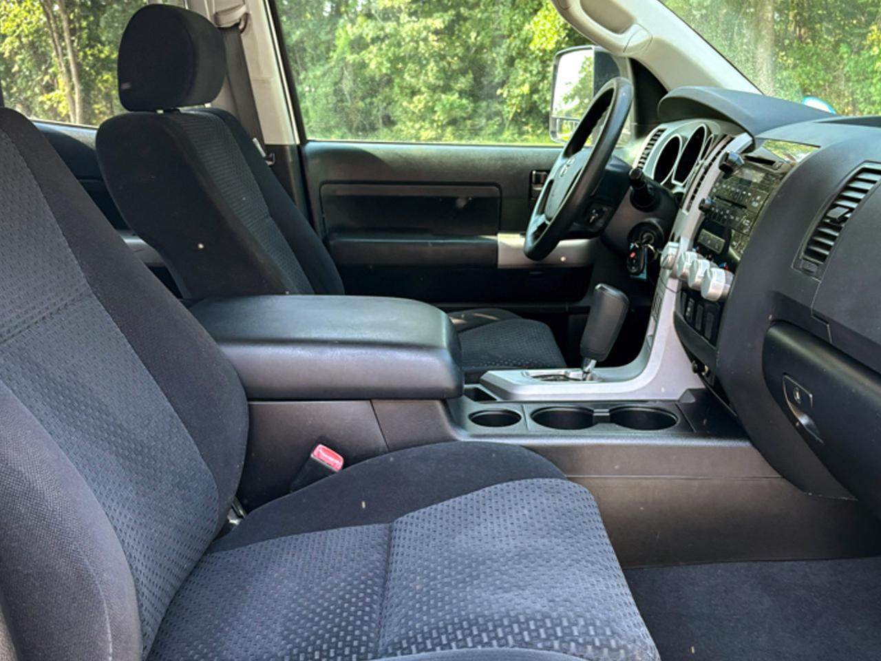 Toyota Tundra 2WD Double 145.7" 5.7L V8 SR5 (Natl 2007