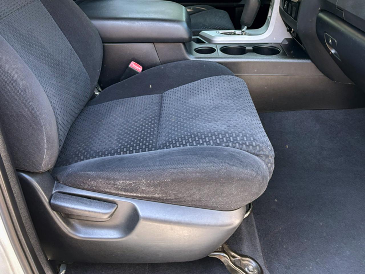 Toyota Tundra 2WD Double 145.7" 5.7L V8 SR5 (Natl 2007