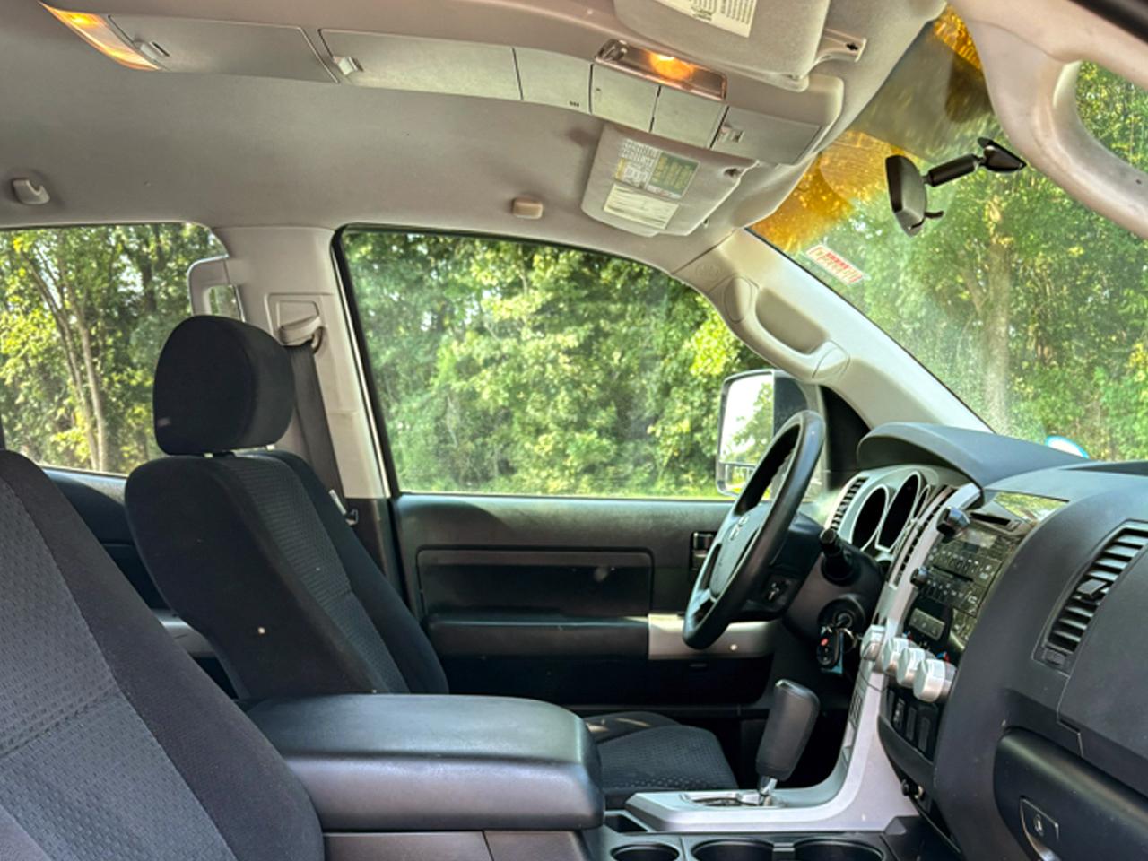 Toyota Tundra 2WD Double 145.7" 5.7L V8 SR5 (Natl 2007