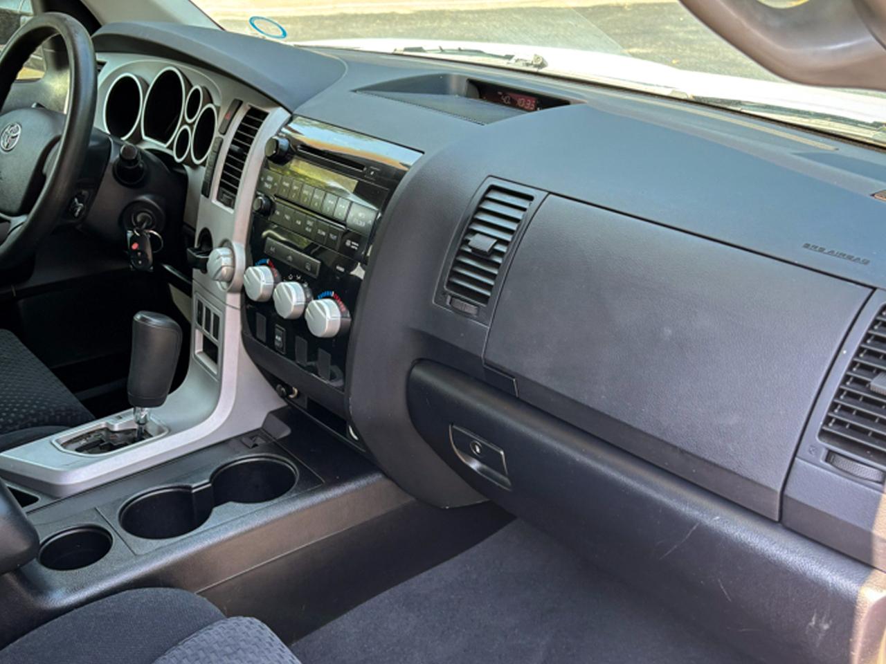 Toyota Tundra 2WD Double 145.7" 5.7L V8 SR5 (Natl 2007