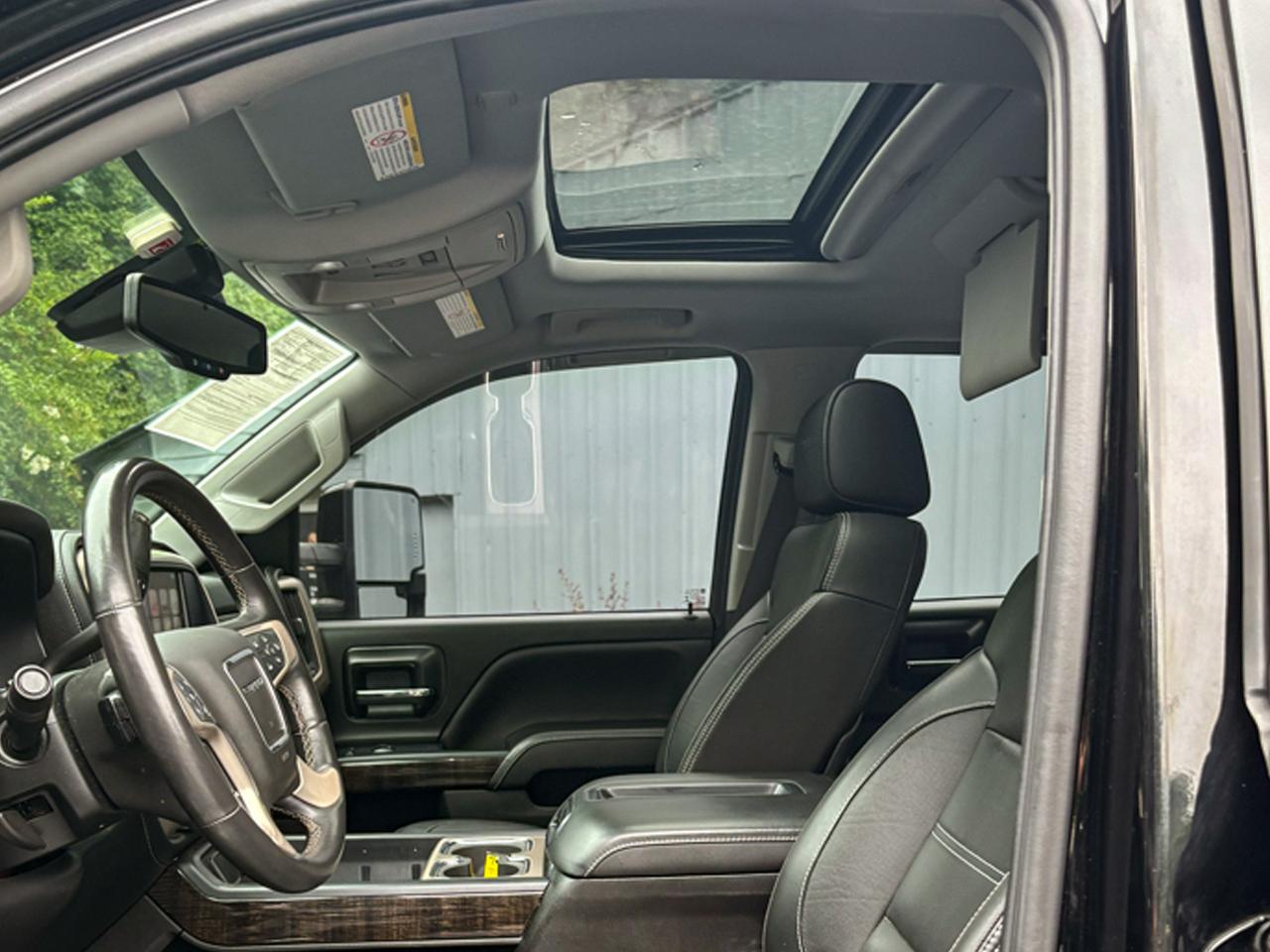 GMC Sierra 2500HD 4WD Crew Cab 153.7" Denali 2015