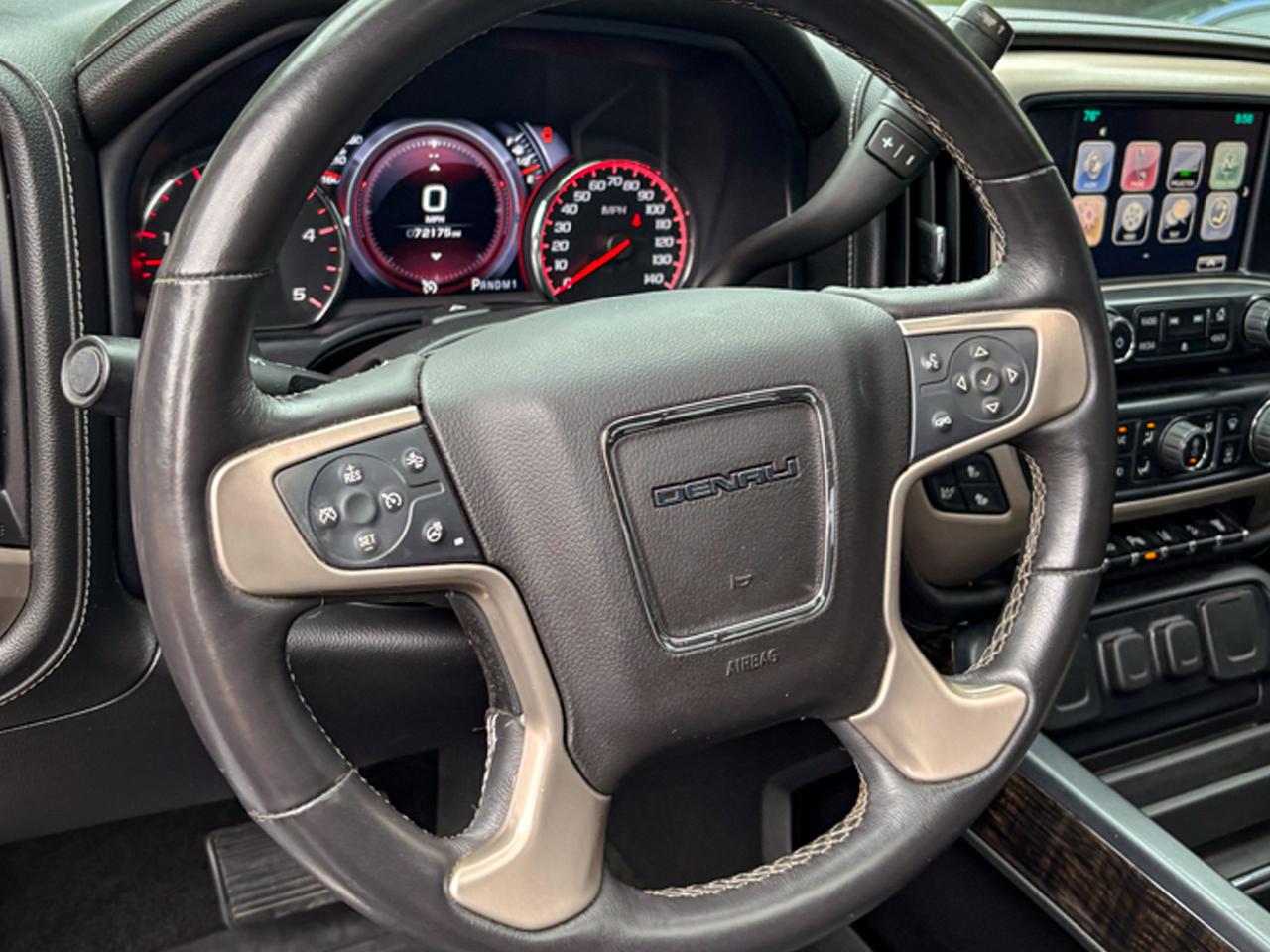 GMC Sierra 2500HD 4WD Crew Cab 153.7" Denali 2015