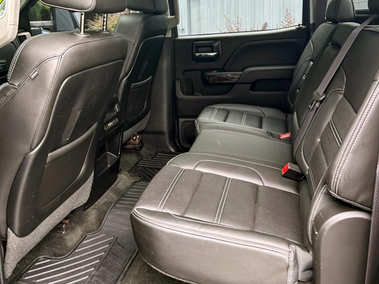 GMC Sierra 2500HD 4WD Crew Cab 153.7" Denali 2015