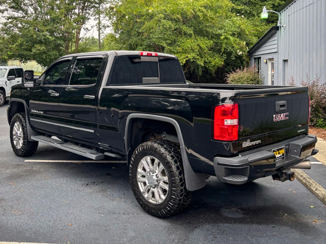 GMC Sierra 2500HD 4WD Crew Cab 153.7" Denali 2015