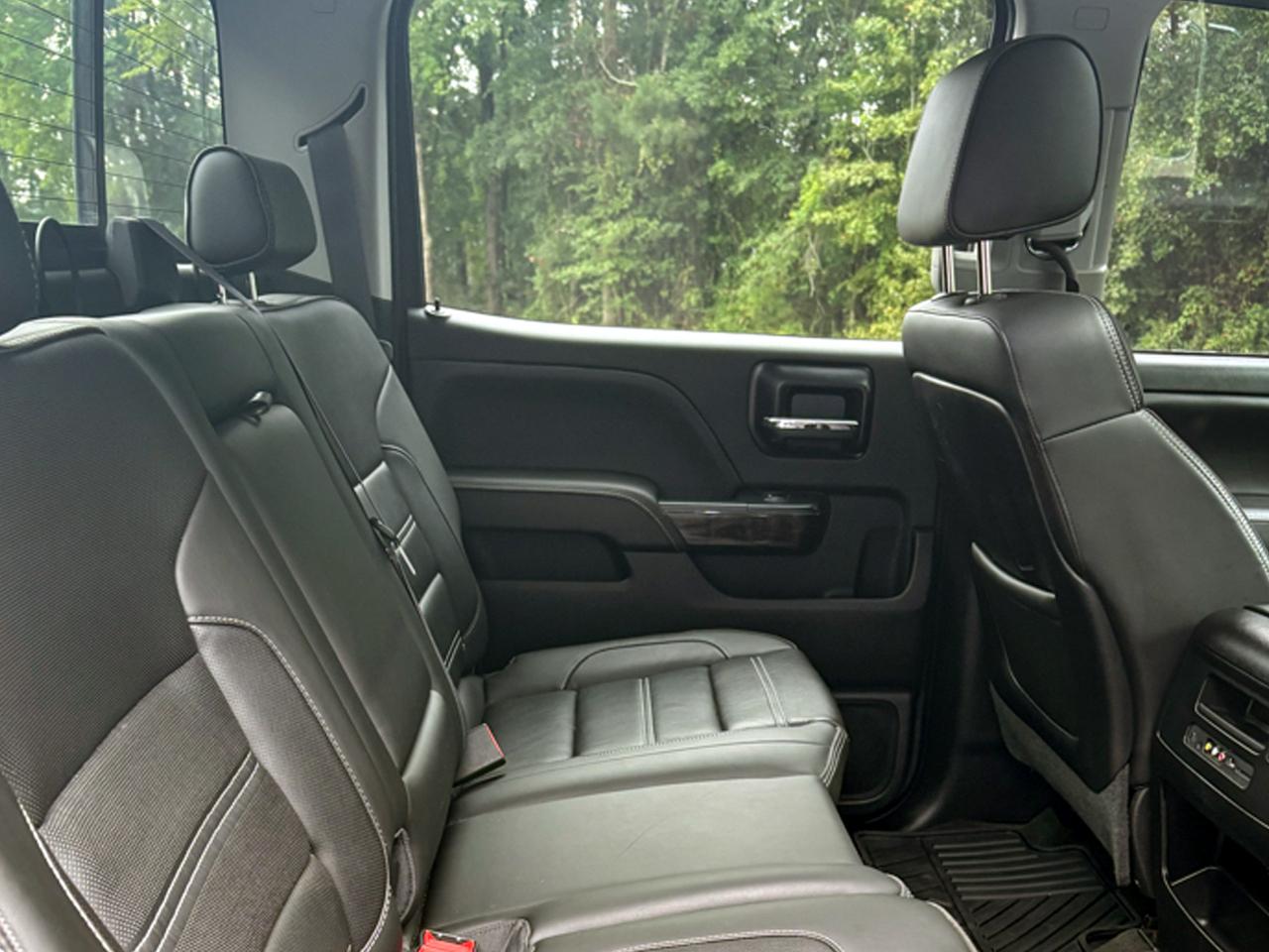 GMC Sierra 2500HD 4WD Crew Cab 153.7" Denali 2015