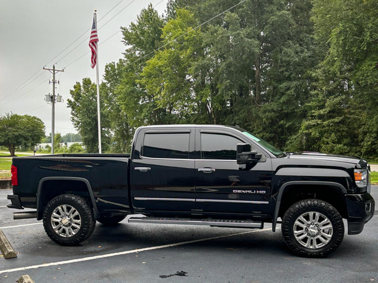 GMC Sierra 2500HD 4WD Crew Cab 153.7" Denali 2015