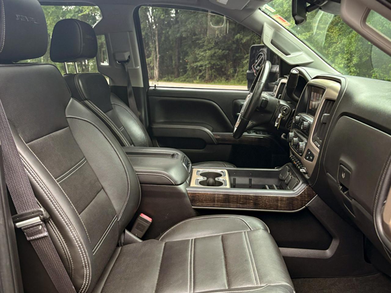 GMC Sierra 2500HD 4WD Crew Cab 153.7" Denali 2015