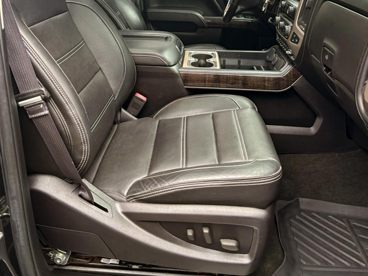 GMC Sierra 2500HD 4WD Crew Cab 153.7" Denali 2015