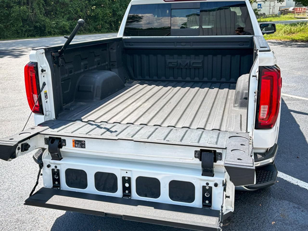 GMC Sierra 1500 4WD Crew Cab 147" SLT 2019