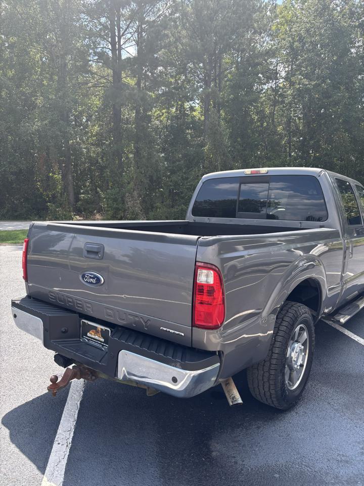 Ford Super Duty F-250 SRW 2WD Crew Cab 156" Lariat 2012