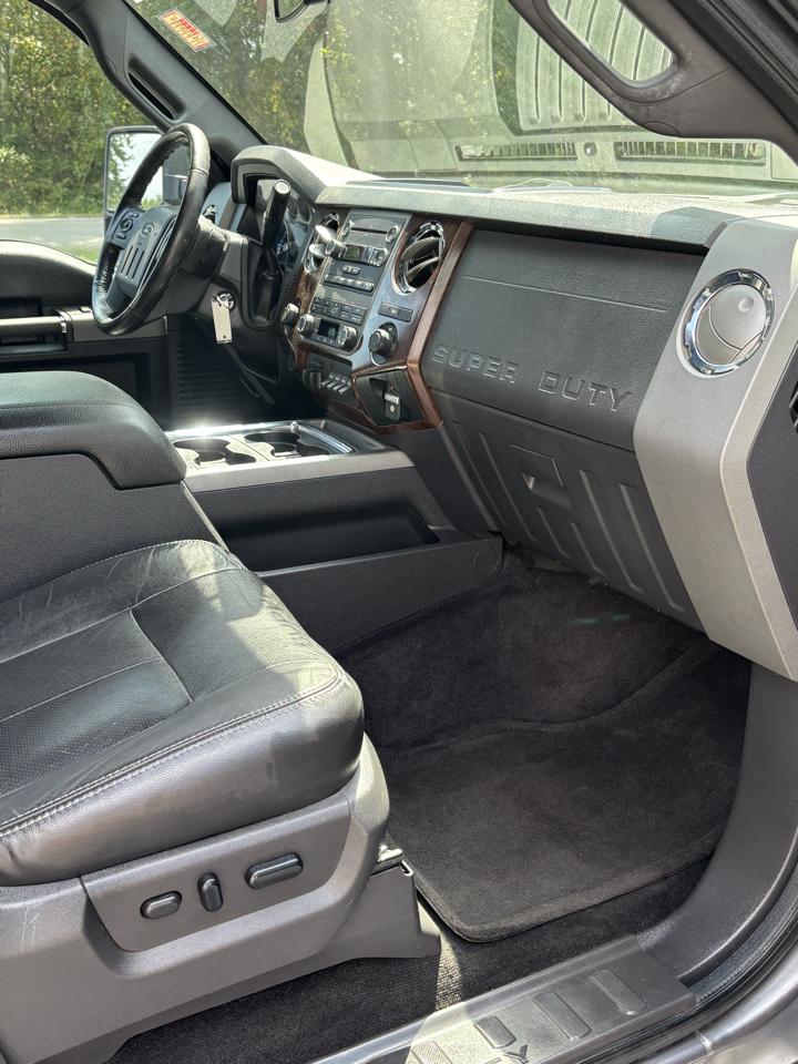 Ford Super Duty F-250 SRW 2WD Crew Cab 156" Lariat 2012