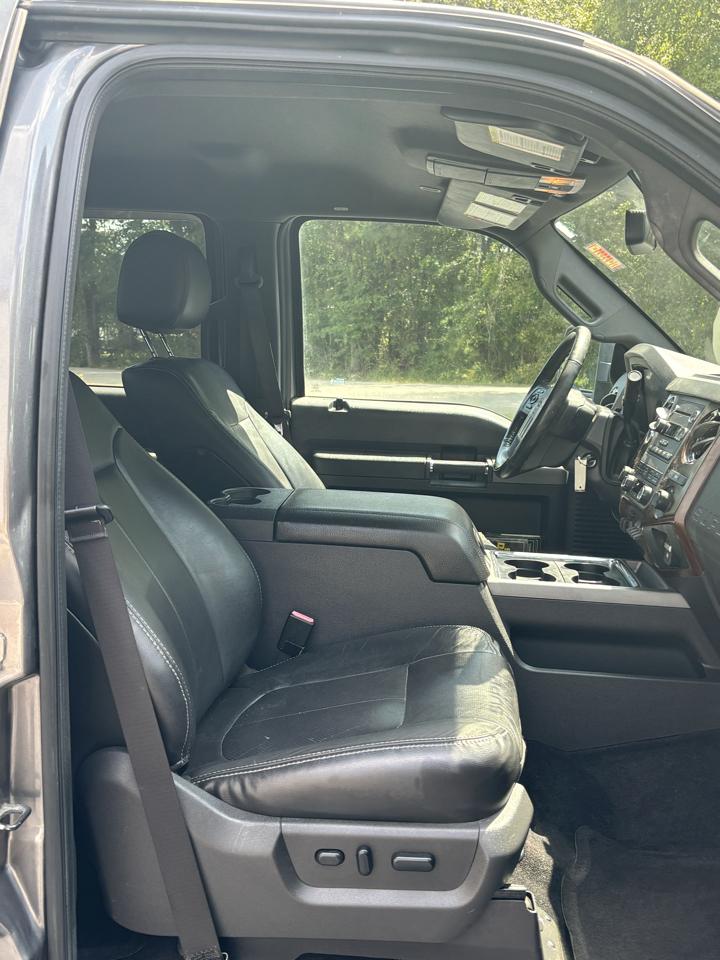 Ford Super Duty F-250 SRW 2WD Crew Cab 156" Lariat 2012