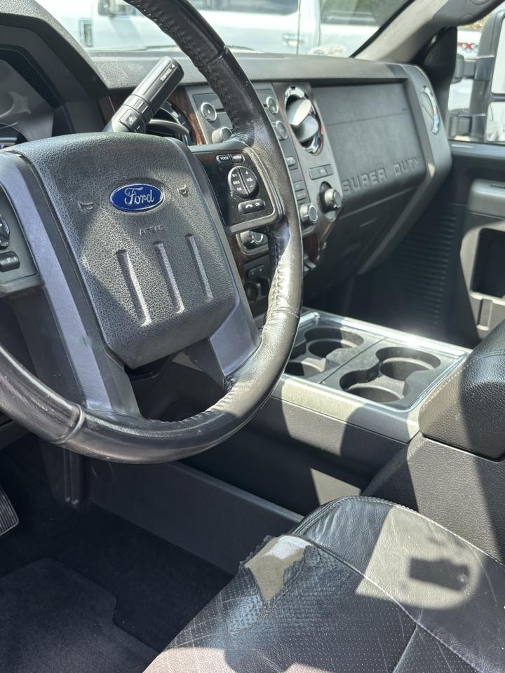 Ford Super Duty F-250 SRW 2WD Crew Cab 156" Lariat 2012