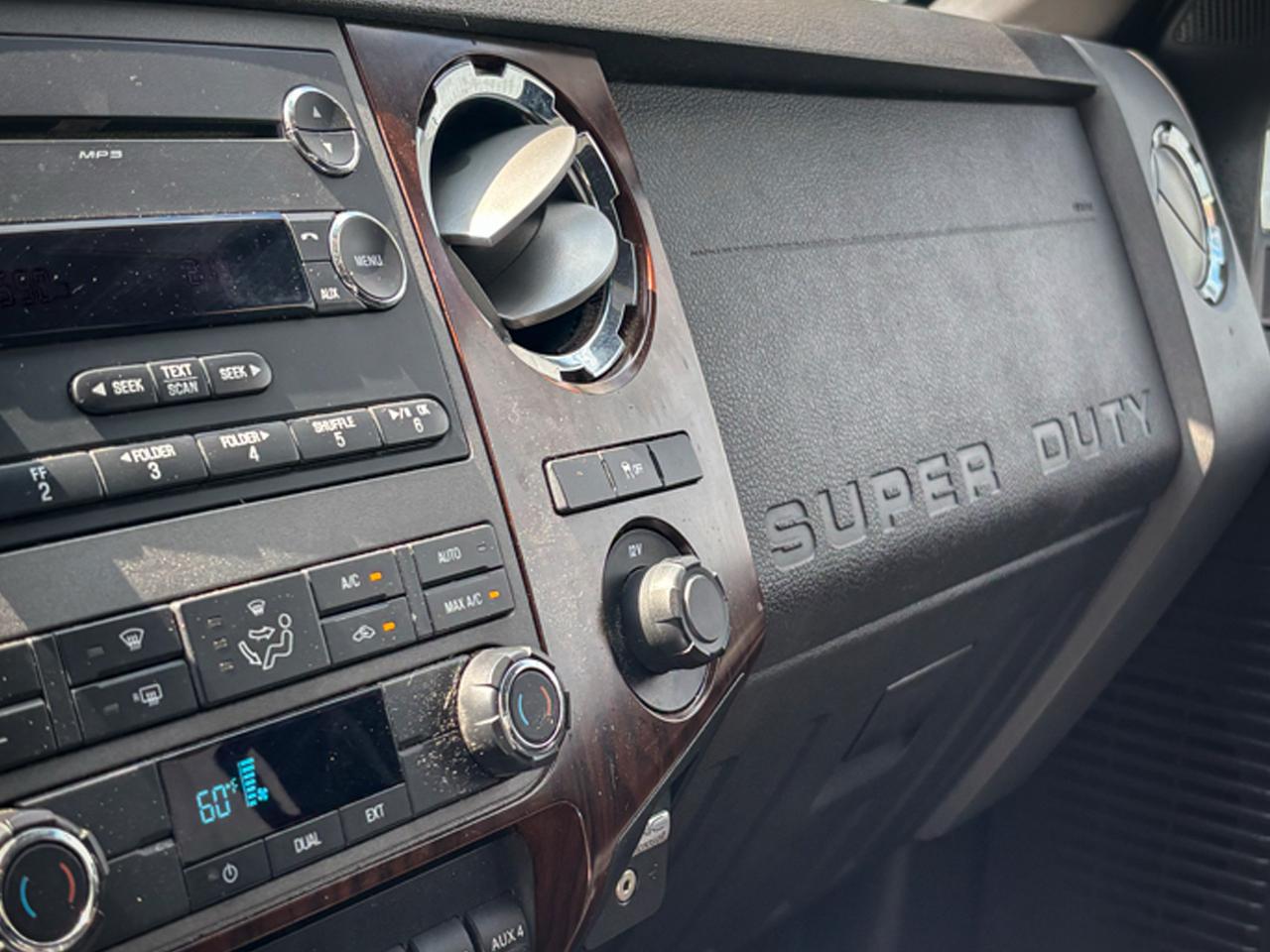 Ford Super Duty F-250 SRW 2WD Crew Cab 156" Lariat 2012