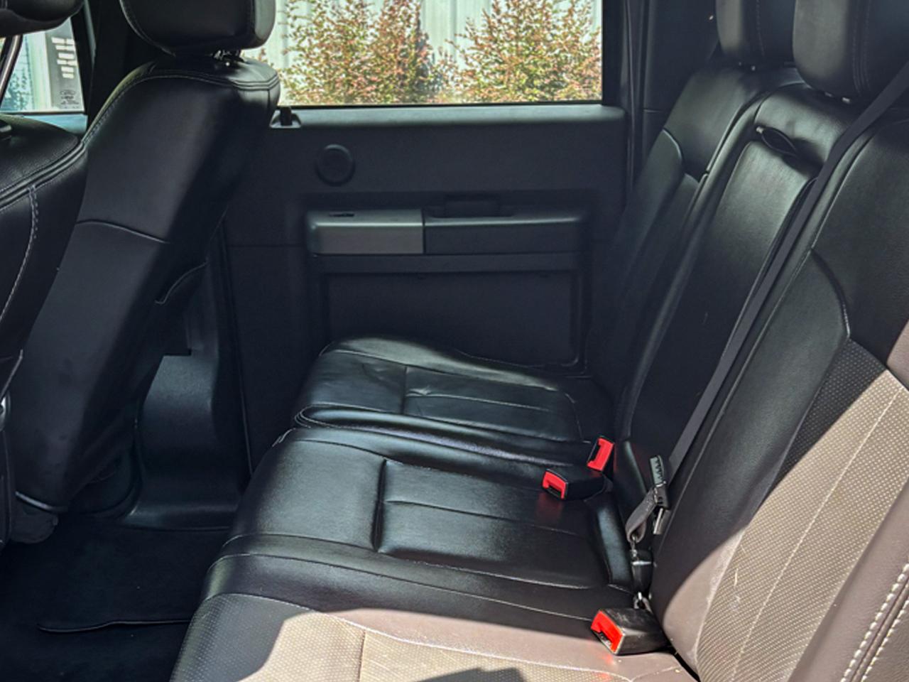 Ford Super Duty F-250 SRW 2WD Crew Cab 156" Lariat 2012