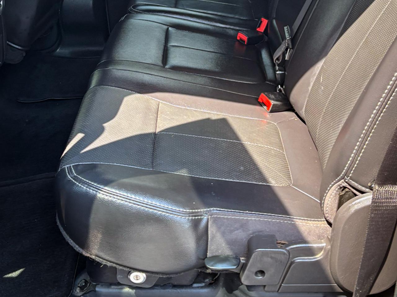 Ford Super Duty F-250 SRW 2WD Crew Cab 156" Lariat 2012