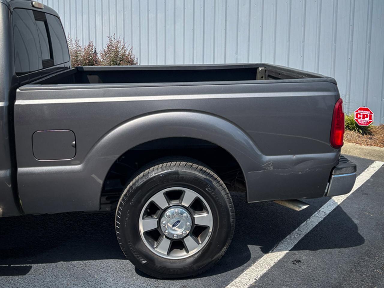 Ford Super Duty F-250 SRW 2WD Crew Cab 156" Lariat 2012
