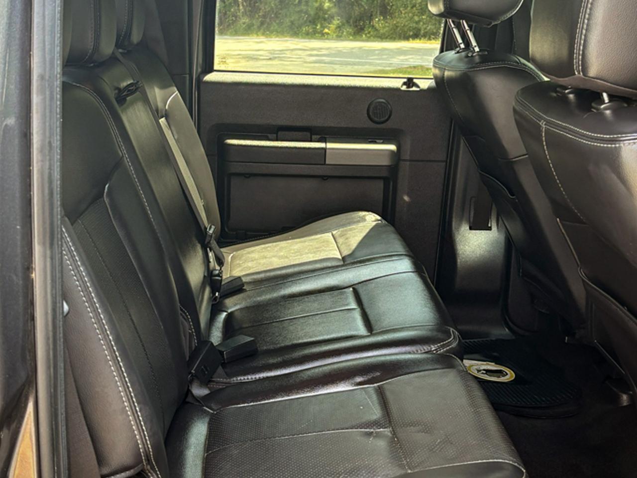 Ford Super Duty F-250 SRW 2WD Crew Cab 156" Lariat 2012