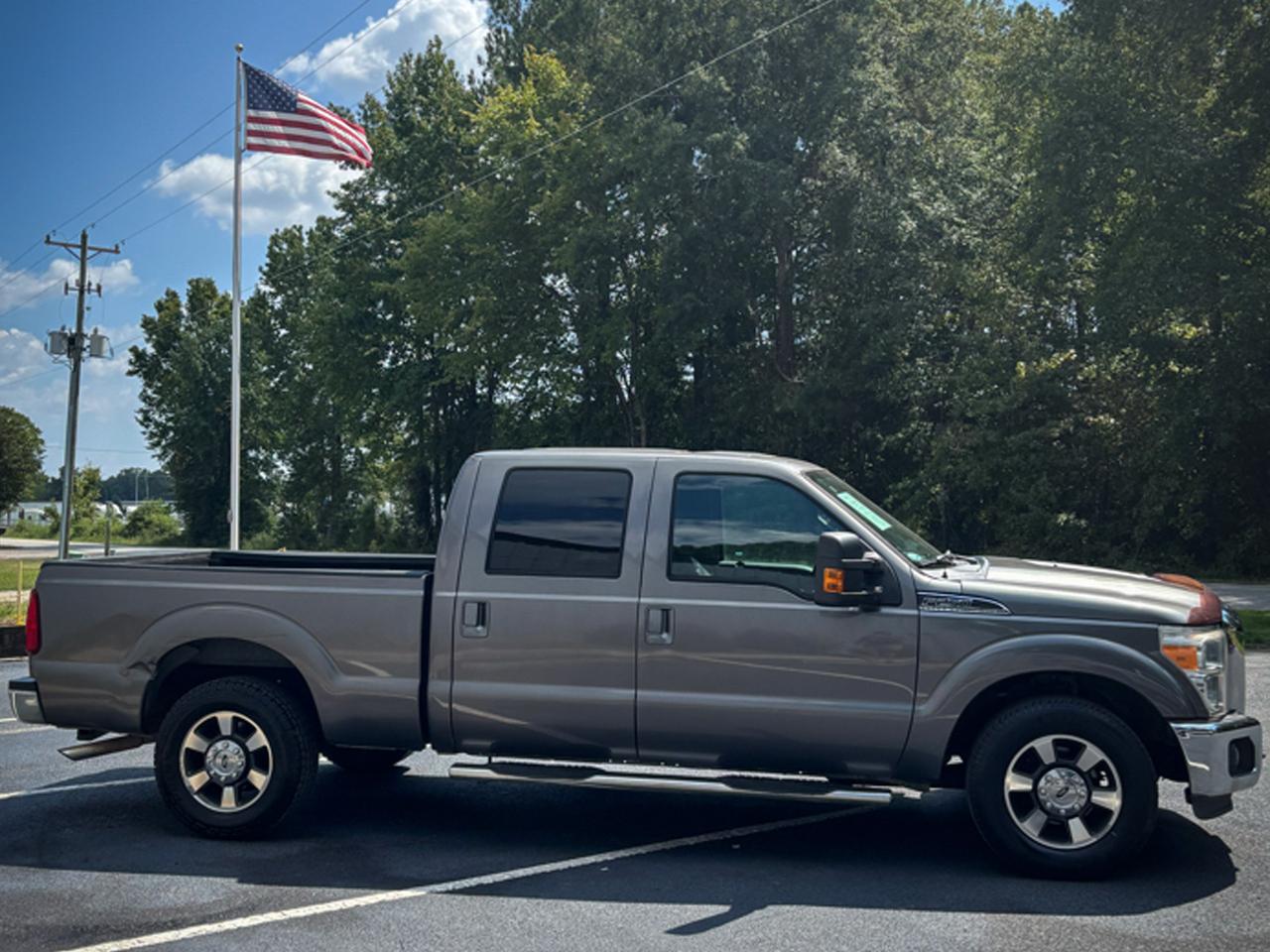 Ford Super Duty F-250 SRW 2WD Crew Cab 156" Lariat 2012