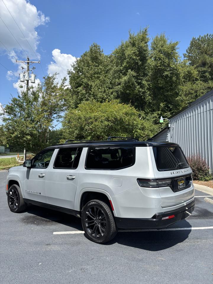 Jeep Grand Wagoneer L  2024