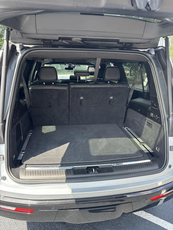 Jeep Grand Wagoneer L  2024
