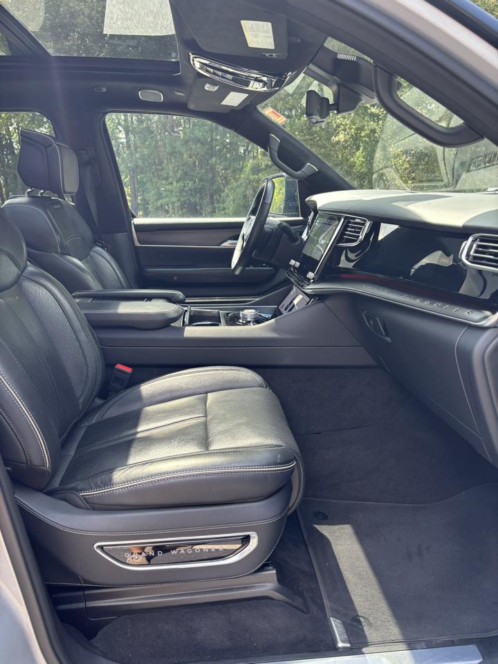 Jeep Grand Wagoneer L  2024