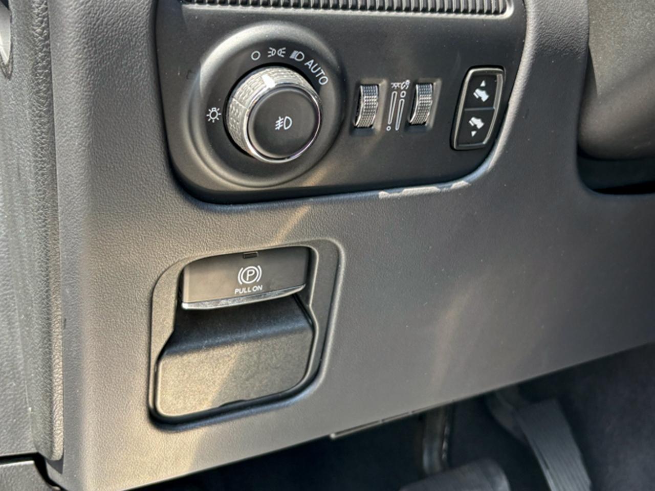 Jeep Grand Wagoneer L  2024