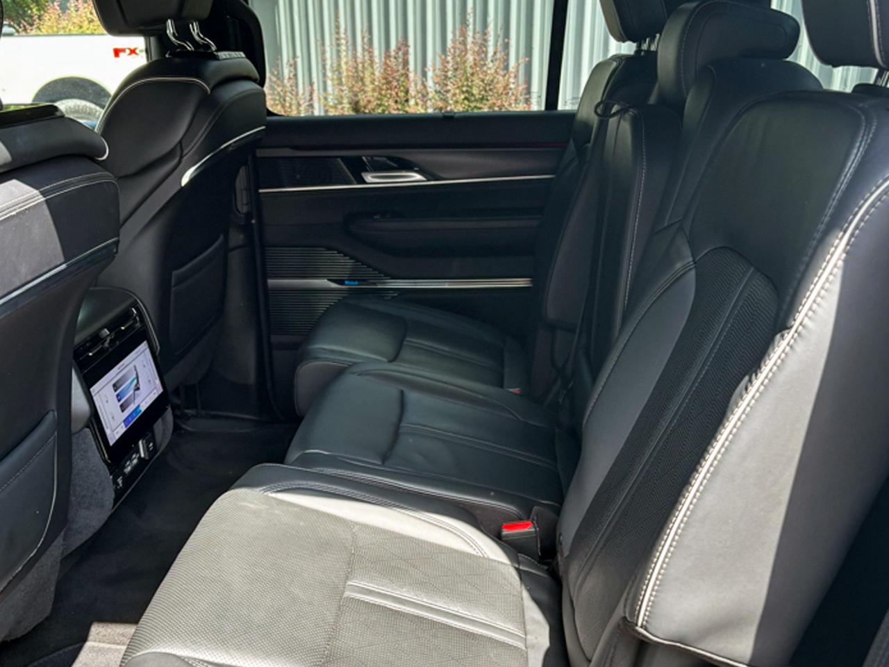 Jeep Grand Wagoneer L  2024