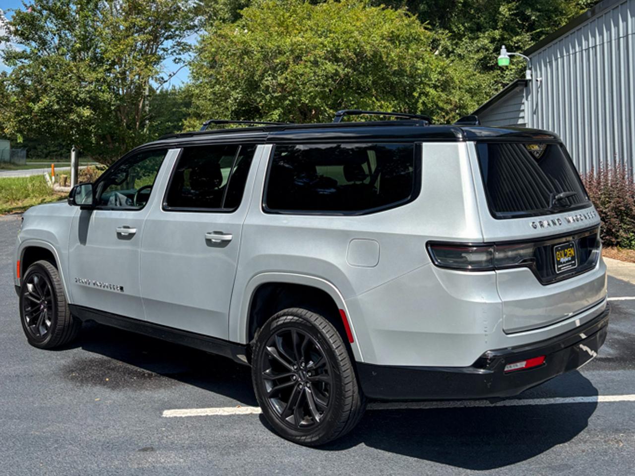 Jeep Grand Wagoneer L  2024