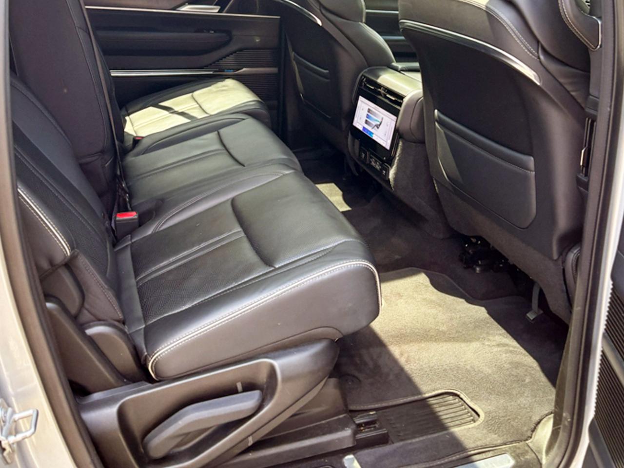 Jeep Grand Wagoneer L  2024