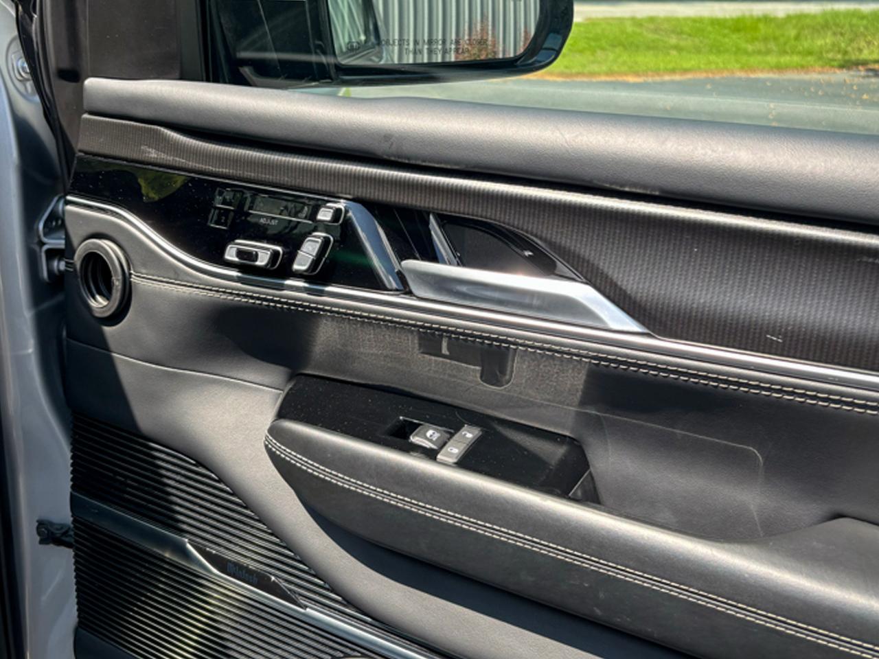 Jeep Grand Wagoneer L  2024